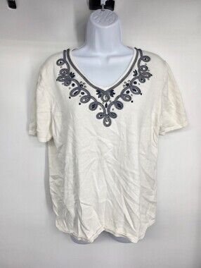 Alfred Dunner Vintage Style Beaded Knit Top Size Medium White V-Neck Short Sleev
